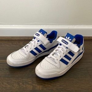 Womens Adidas sneakers